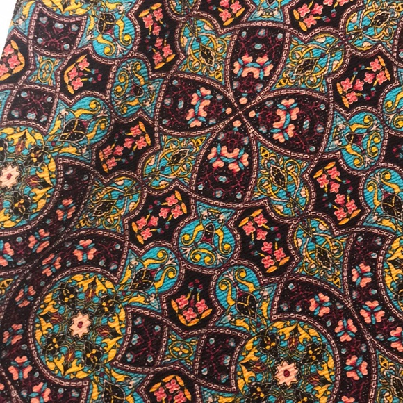 Lularoe Cassie Pencil Skirt, L, geometric pattern - Picture 2 of 5